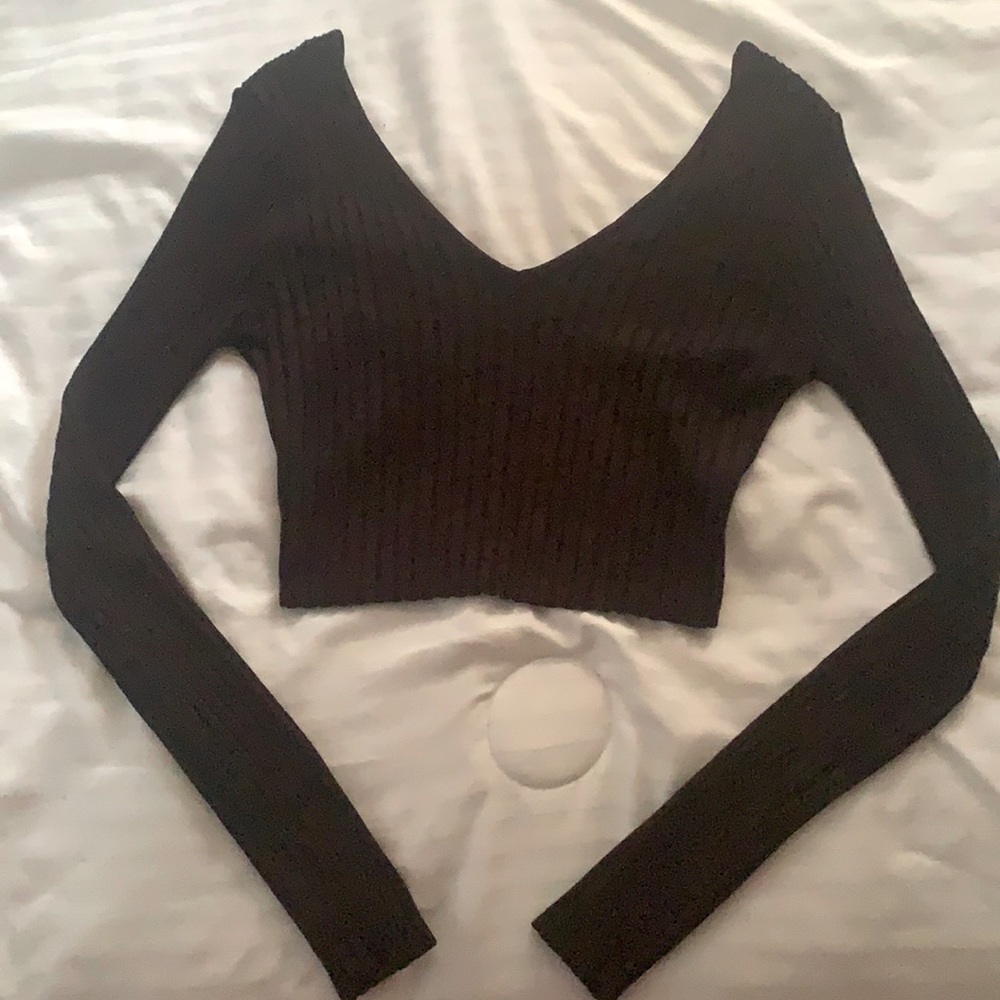 Black, V-Cut, Off the shoulder
